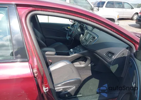 2015 Chrysler 200 S z USA, uszkodzony, nr VIN 1C3CCCBB6FN527254